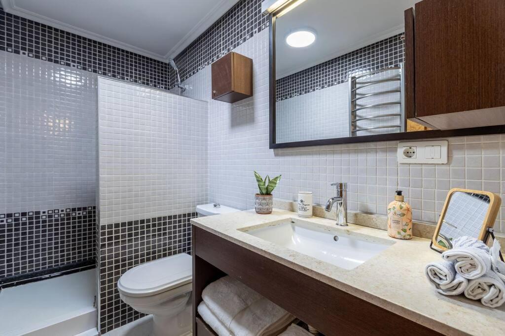 Apartamento Con Terraza A 4 Minutos De La Catedral Granada Exteriör bild