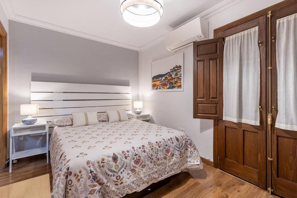 Apartamento Con Terraza A 4 Minutos De La Catedral Granada Exteriör bild