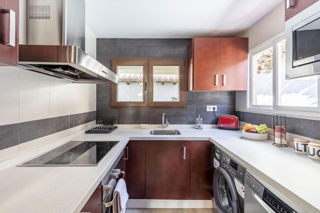 Apartamento Con Terraza A 4 Minutos De La Catedral Granada Exteriör bild