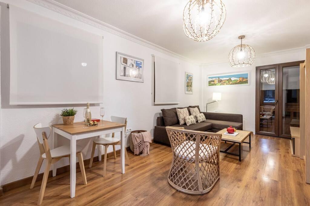 Apartamento Con Terraza A 4 Minutos De La Catedral Granada Exteriör bild